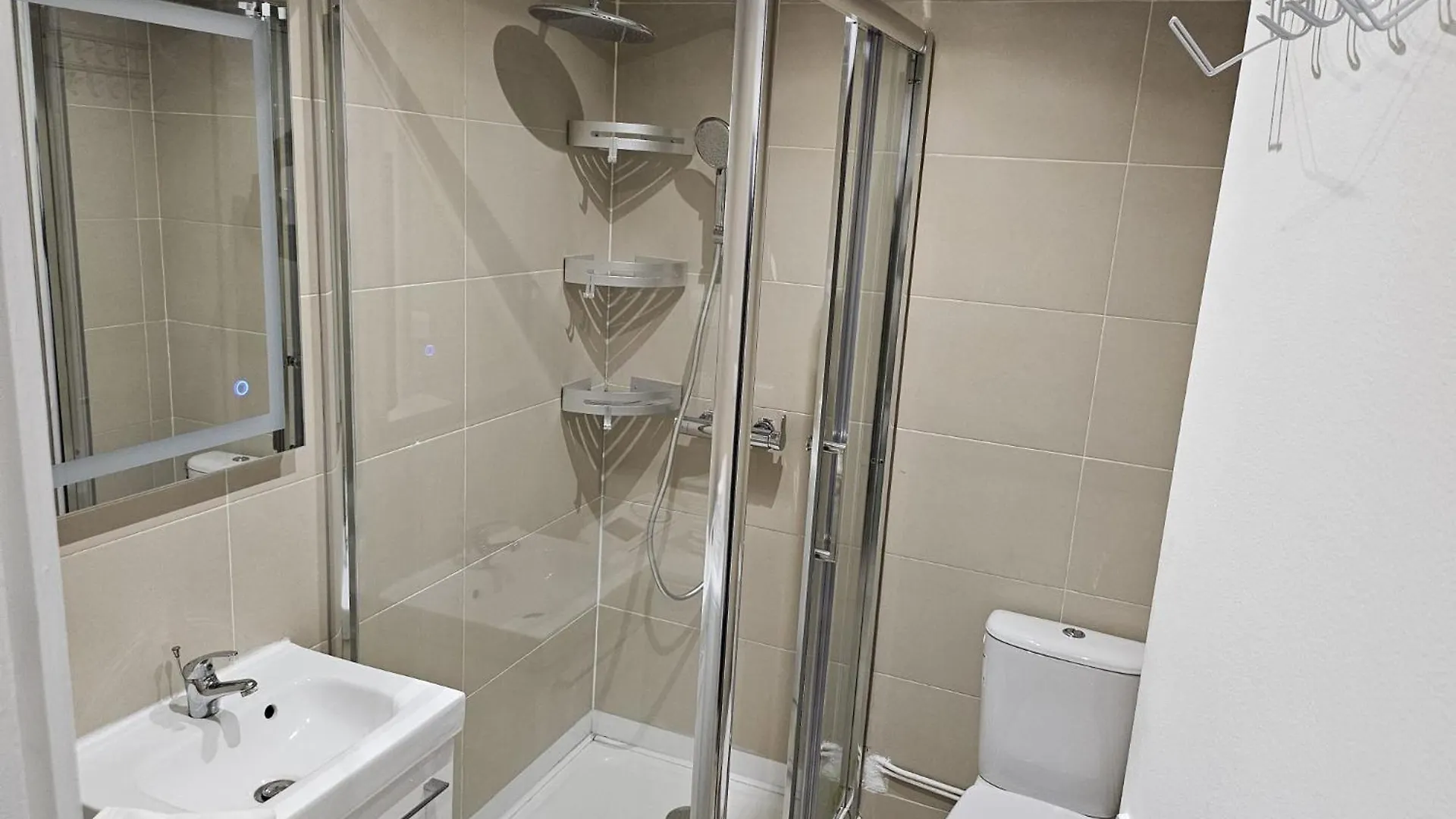 Charmful Modern Studio, Renovated, 30 Square Meters, Close To The Kremlin-Bicetre Metro Station Le Kremlin-Bicetre Apartment