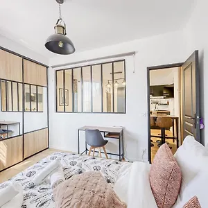 Metro 14 Et Le Metro 7 A 6 Minutes A Pied Emplacement Strategique Parking Gratuit Apartment